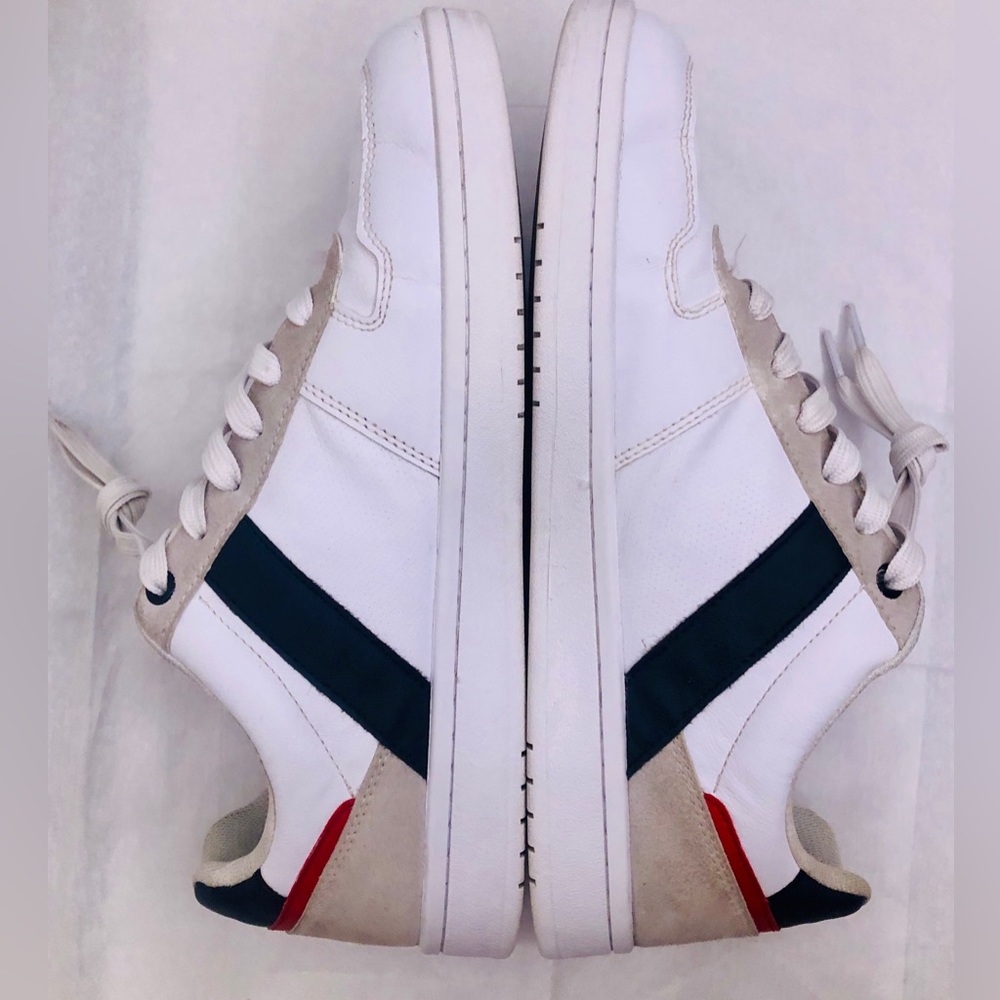 SOLD*****TOMMY HILFIGERMen's Tedric Low Top Lace Up Court Sneakers - Picture 3 of 7